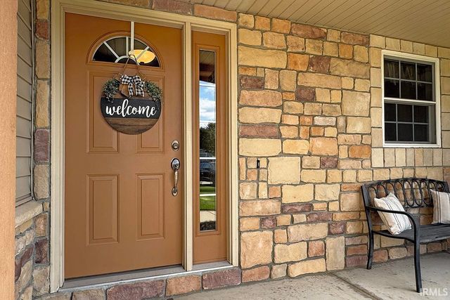 13510 Crestwicke Court, Middlebury, IN 46540