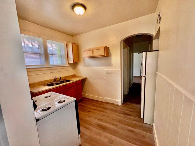 2681 Pasadena Street, Wayne City, MI 48238