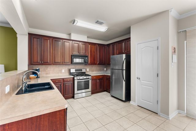 7911 Barnes Ridge Lane, Houston, TX 77072