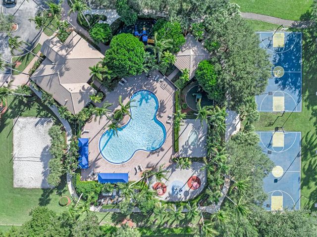 5402 Eastbay Drive, Greenacres, FL 33463