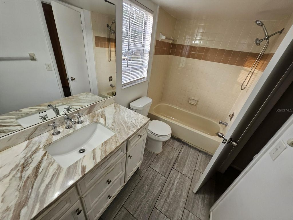 Image 45 of property listing at 4825 LIGHTHOUSE CIRCLE GE, Orlando, FL 32808