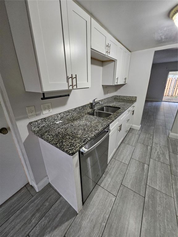 Image 8 of property listing at 4825 LIGHTHOUSE CIRCLE GE, Orlando, FL 32808