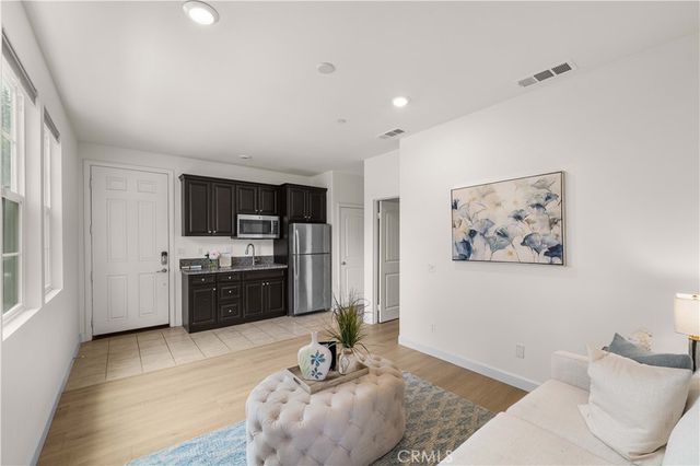 6956 La Rochelle, Chino, CA 91710