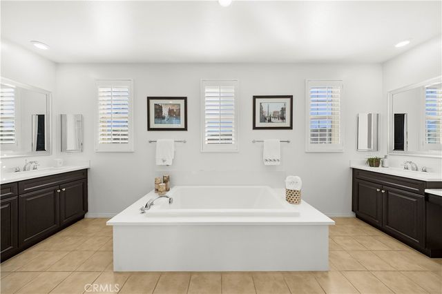 6956 La Rochelle, Chino, CA 91710