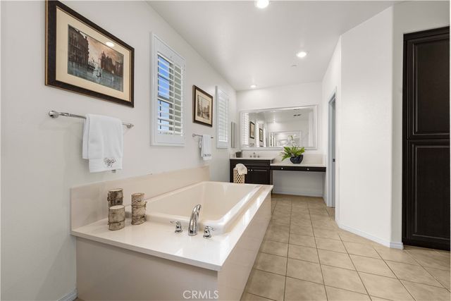 6956 La Rochelle, Chino, CA 91710