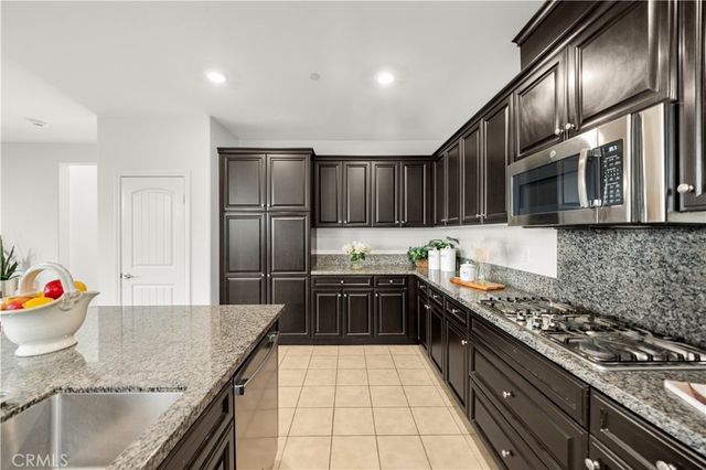6956 La Rochelle, Chino, CA 91710