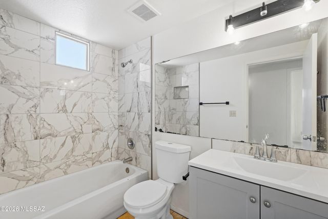 5497 S Wembly Road, Tucson, AZ 85746