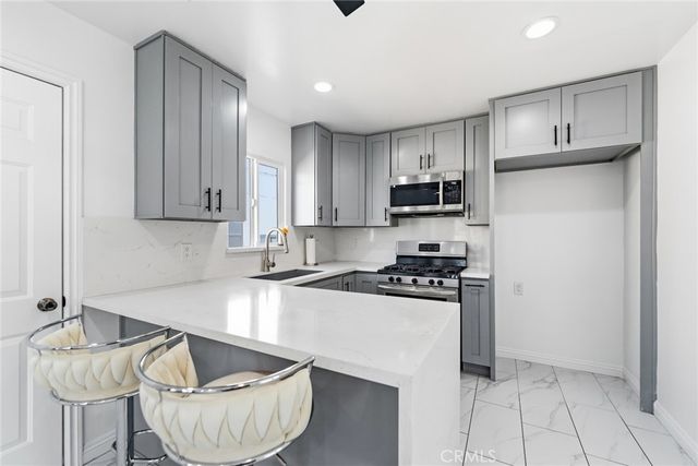 1118 E 77th, Los Angeles, CA 90001