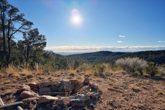 98 La Barbaria Trail, Santa Fe, NM 87505