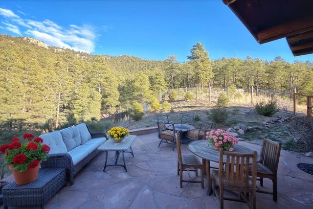 98 La Barbaria Trail, Santa Fe, NM 87505