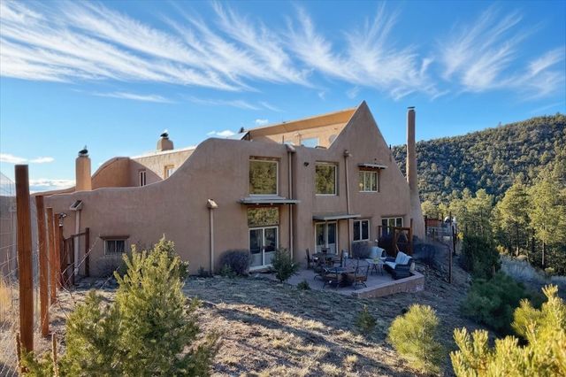 98 La Barbaria Trail, Santa Fe, NM 87505