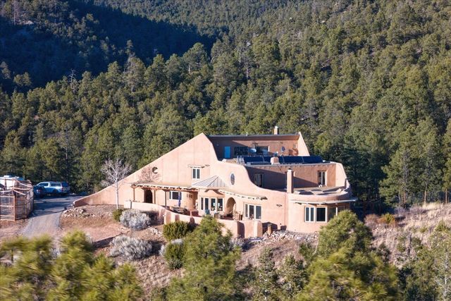 98 La Barbaria Trail, Santa Fe, NM 87505