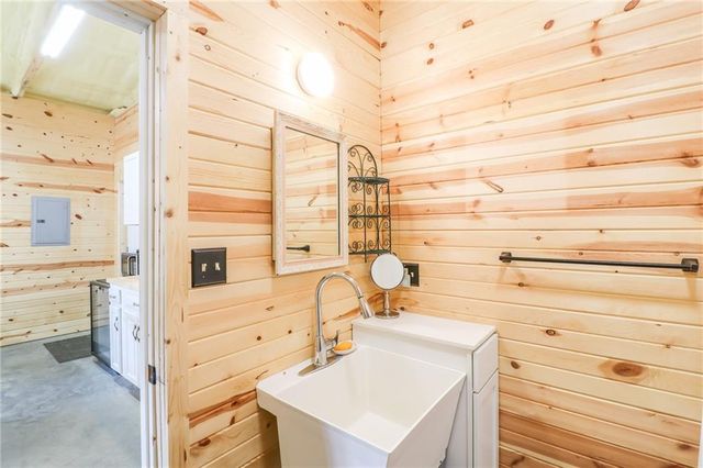 264 NW 1441st Road, Holden, MO 64040