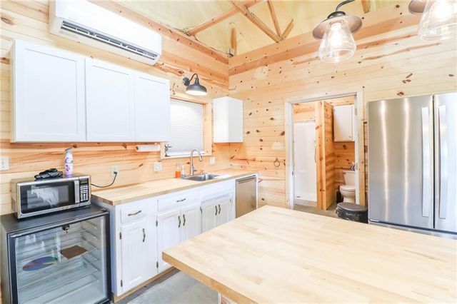 264 NW 1441st Road, Holden, MO 64040