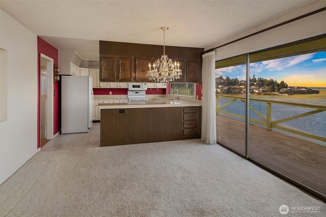 3606 W Commodore Way, Seattle, WA 98199