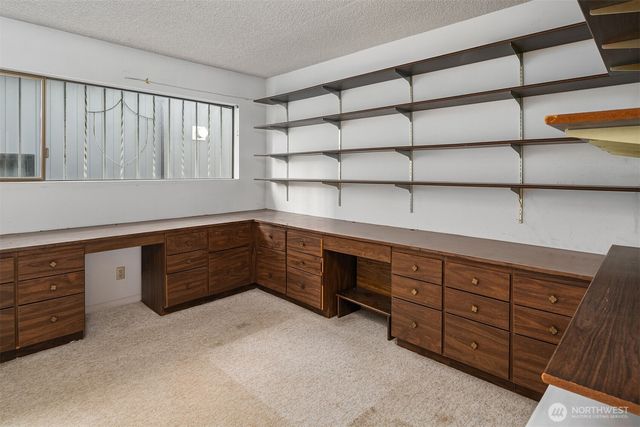 3606 W Commodore Way, Seattle, WA 98199