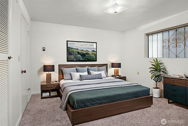 3606 W Commodore Way, Seattle, WA 98199