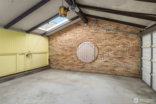 3606 W Commodore Way, Seattle, WA 98199