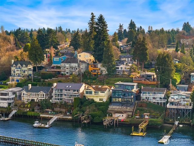 3606 W Commodore Way, Seattle, WA 98199