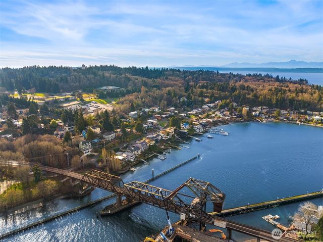 3606 W Commodore Way, Seattle, WA 98199