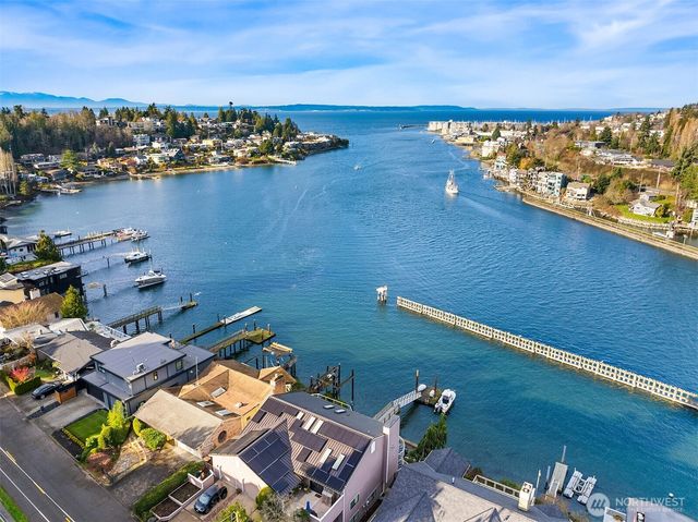 3606 W Commodore Way, Seattle, WA 98199