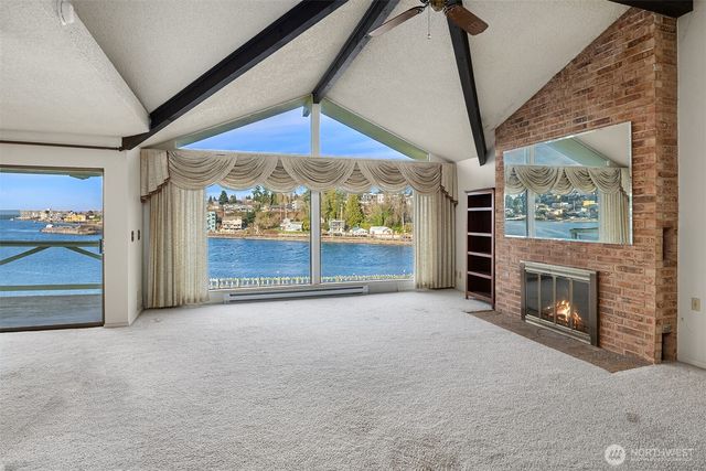 3606 W Commodore Way, Seattle, WA 98199