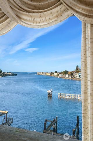 3606 W Commodore Way, Seattle, WA 98199