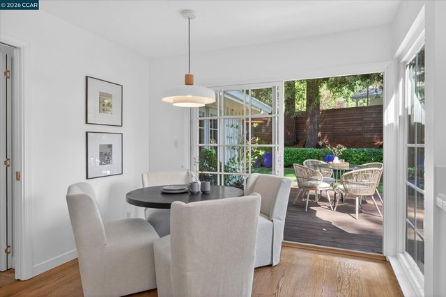 20 Coachwood Ter, Orinda, CA 94563