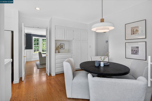20 Coachwood Ter, Orinda, CA 94563