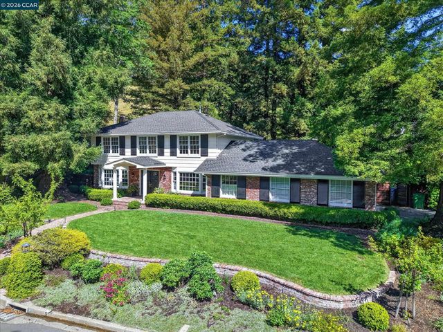 20 Coachwood Ter, Orinda, CA 94563