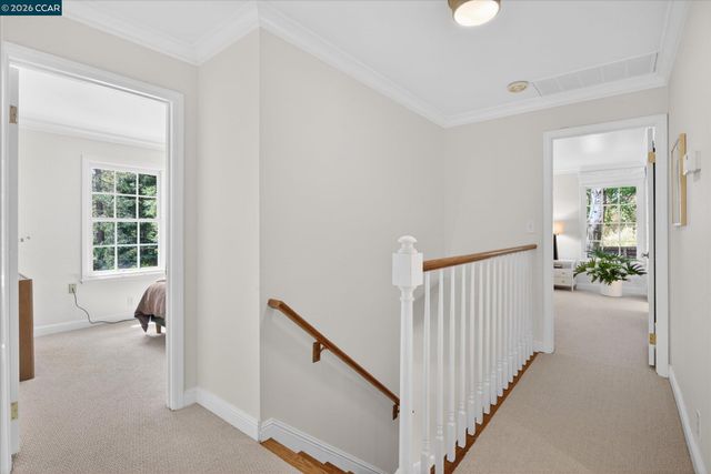 20 Coachwood Ter, Orinda, CA 94563