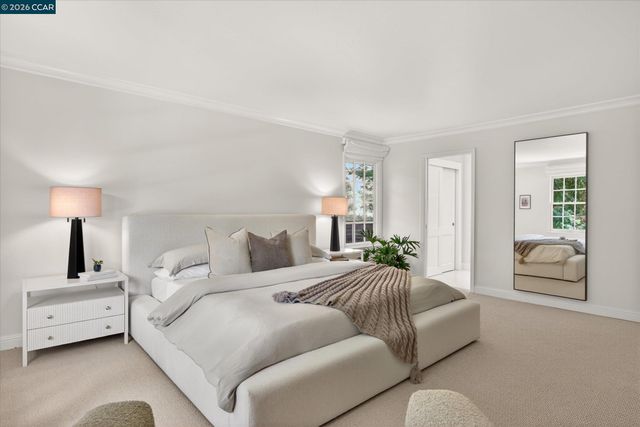20 Coachwood Ter, Orinda, CA 94563