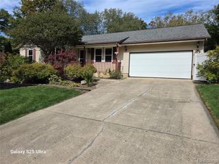 7098 Saint Charles Place, Kalamazoo, MI 49009