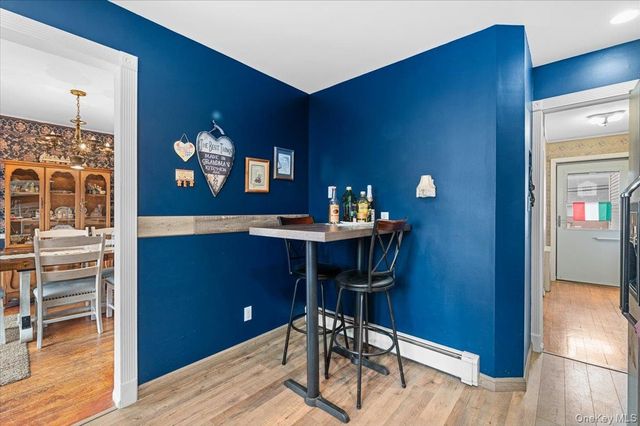 6 Gateway Street, Bethpage, NY 11714