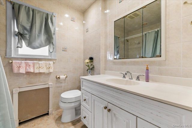 6 Gateway Street, Bethpage, NY 11714