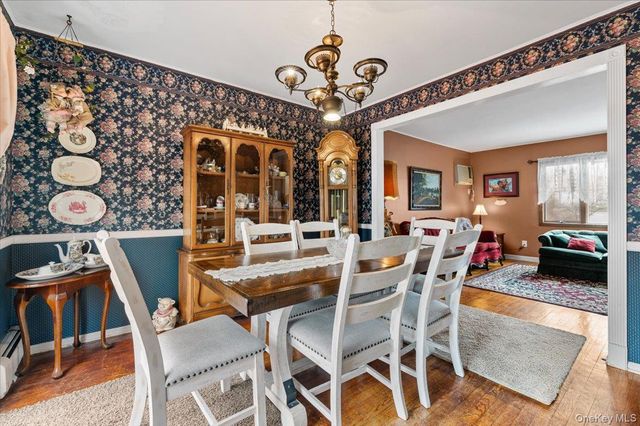 6 Gateway Street, Bethpage, NY 11714