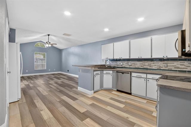 305 SAND RIDGE DRIVE, Valrico, FL 33594