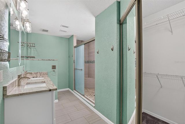 305 SAND RIDGE DRIVE, Valrico, FL 33594