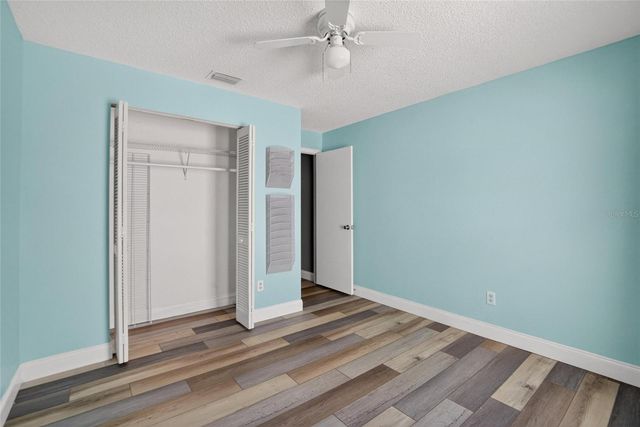 305 SAND RIDGE DRIVE, Valrico, FL 33594