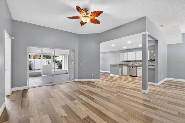 305 SAND RIDGE DRIVE, Valrico, FL 33594