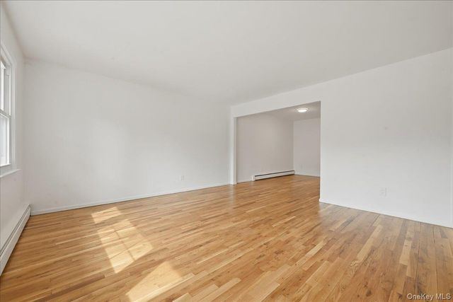 7 Anchorage Road, Port Washington, NY 11050