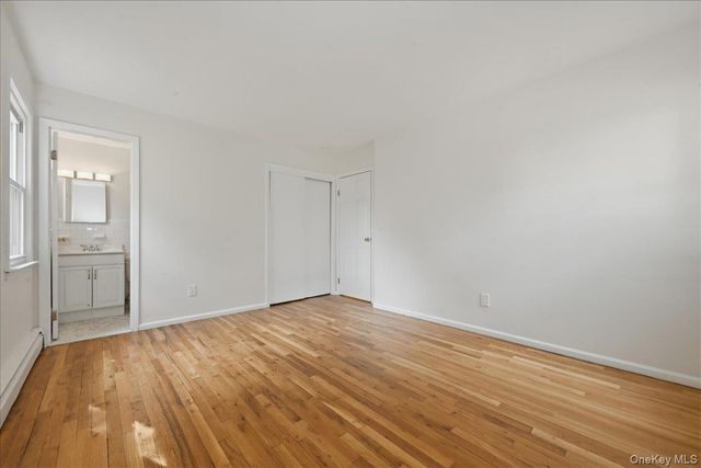 7 Anchorage Road, Port Washington, NY 11050