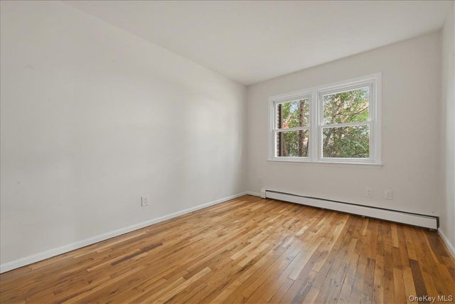 7 Anchorage Road, Port Washington, NY 11050