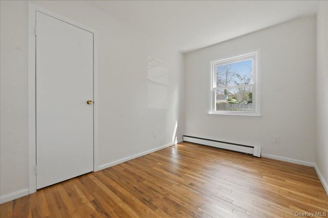 7 Anchorage Road, Port Washington, NY 11050