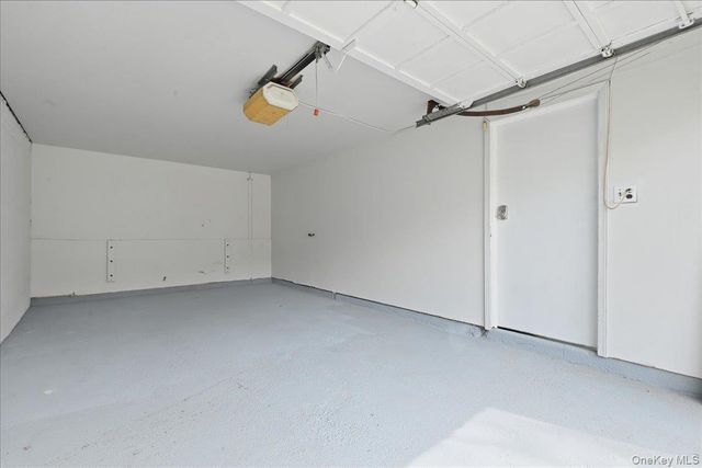 7 Anchorage Road, Port Washington, NY 11050