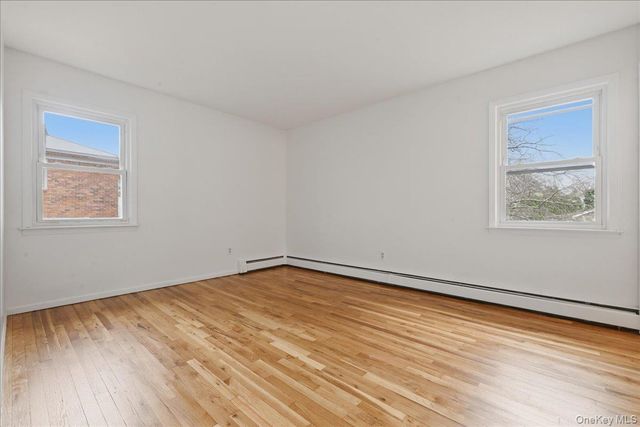 7 Anchorage Road, Port Washington, NY 11050