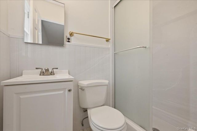 7 Anchorage Road, Port Washington, NY 11050