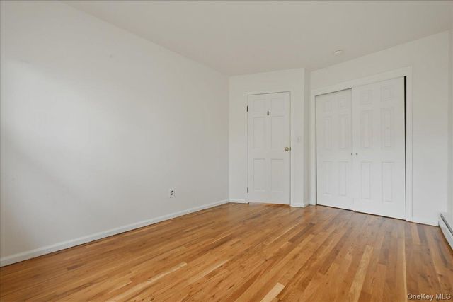 7 Anchorage Road, Port Washington, NY 11050