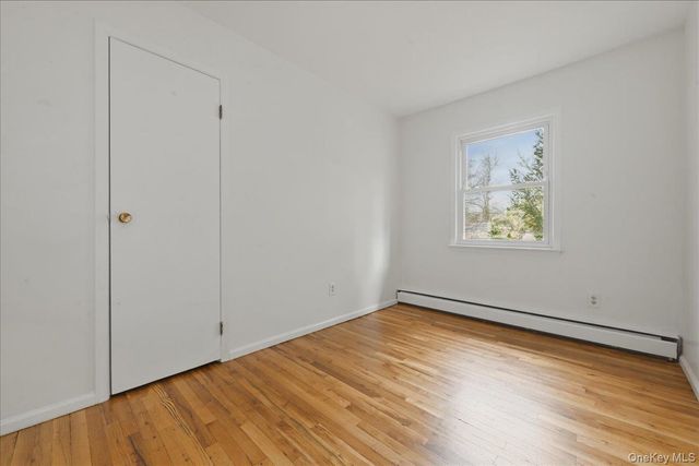 7 Anchorage Road, Port Washington, NY 11050