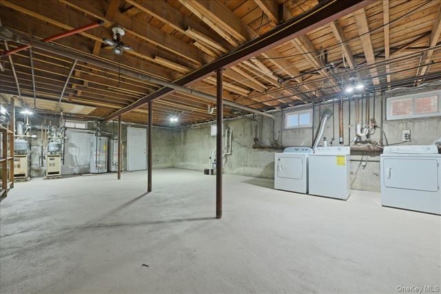 7 Anchorage Road, Port Washington, NY 11050